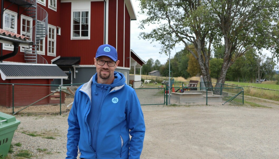 Oppositionsrådet i Berg, Daniel Danielsson (M) förstår inte varför byggnation av en förskola vid Klövsjö skola inte tas fram som ett alternativ.