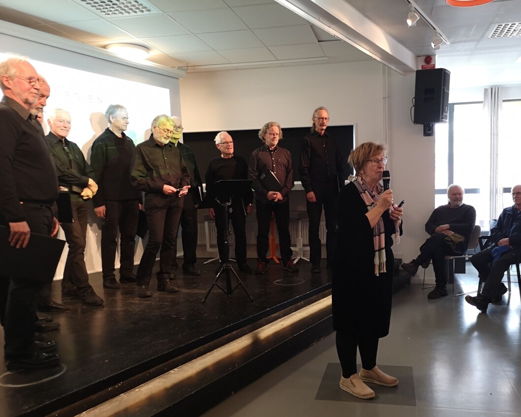 Eivor presenterar Manskören Vazis. Eivor presenterar Manskören Vazis.