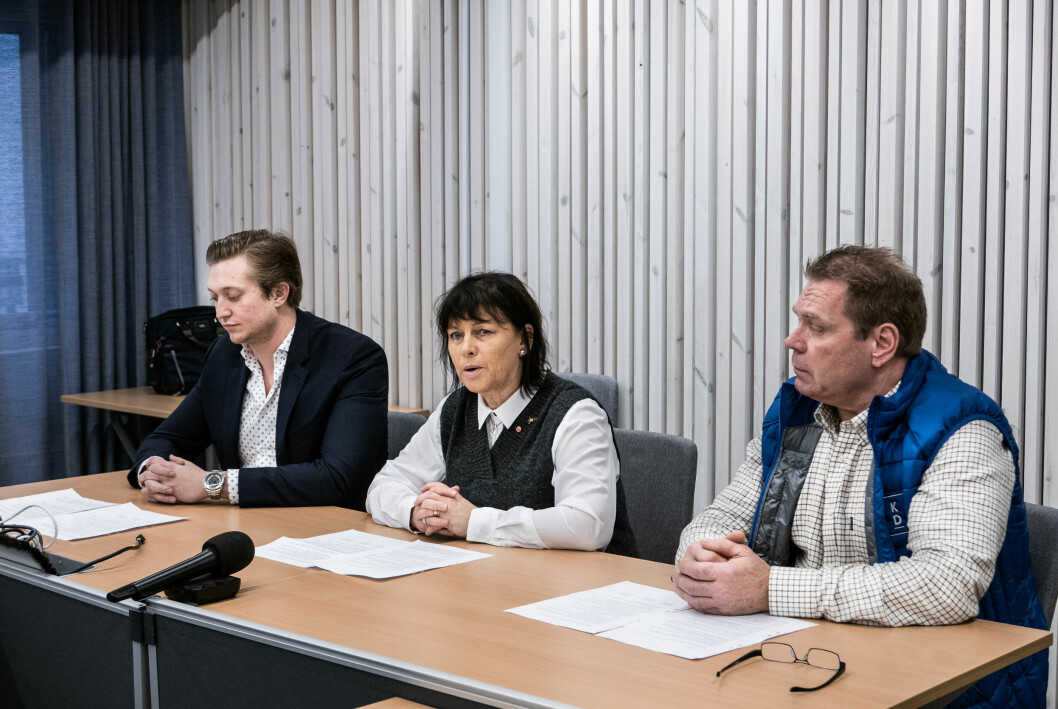 Carl-Oscar Fransson (M), Maria Jacobsson (S) och Kjell Sundholm (Kd) under fredagens presskonferens.