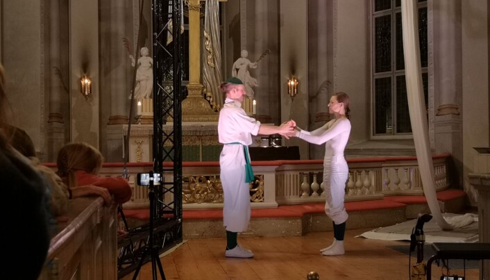 Daniel och Sara Oja i “långsam dans” Daniel och Sara Oja i “långsam dans”