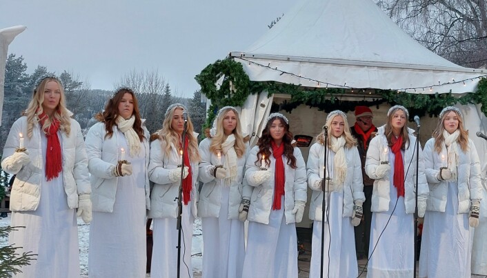 Luciakandidaterna sjöng från den särskilda Julmarknadsscenen på Jamtli i slutfasen av valet.