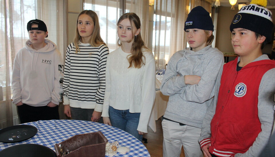 Casper Mölnhoff, Ebba Persson Kjellgren, Nora-Lo Söderström Helding, Leo Korkaev Olsson och Magnus Ekelund besökte restaurangskolan. Casper Mölnhoff, Ebba Persson Kjellgren, Nora-Lo Söderström Helding, Leo Korkaev Olsson och Magnus Ekelund besökte restaurangskolan.