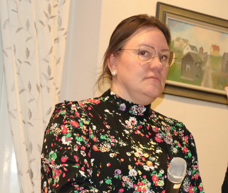 Nämndens ansvarige, Karin Sundin, vägrade uttala sig till Jämtlands Tidning reporter och hotade även att lämna mötet under en av de hetare diskussionerna.
