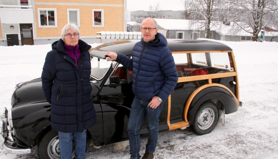 Ann-Lois Sjölund och Mikael Eriksson från Ås kom till start med en Morris från 1959.