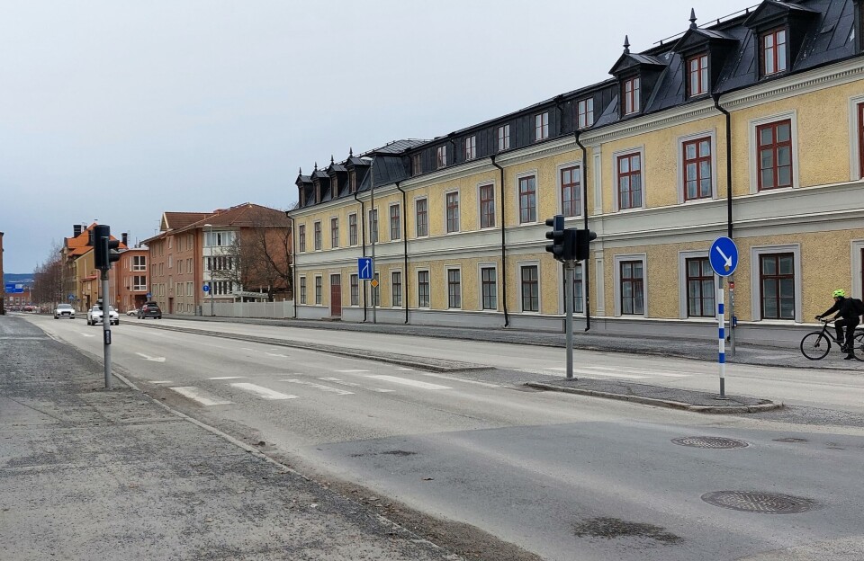 Längs Rådhusgatan har stora luftföroreningar uppmätts.