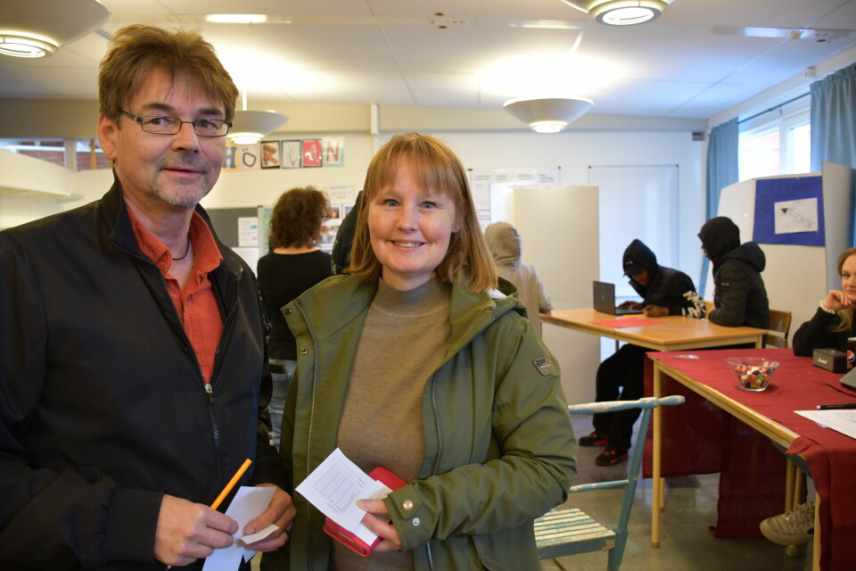 Tomas Jangenmalm och Susanne Hansson, två politiker på Teknikmässan.