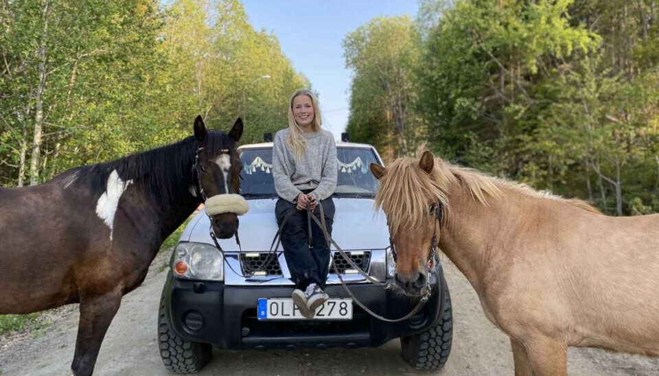 Lilly Nielsen här med inte bara sin EPA utan några extra hästkrafter, Munsboro comanchie Mac, och till vänster Glettnir. Lilly Nielsen här med inte bara sin EPA utan några extra hästkrafter, Munsboro comanchie Mac, och till vänster Glettnir.