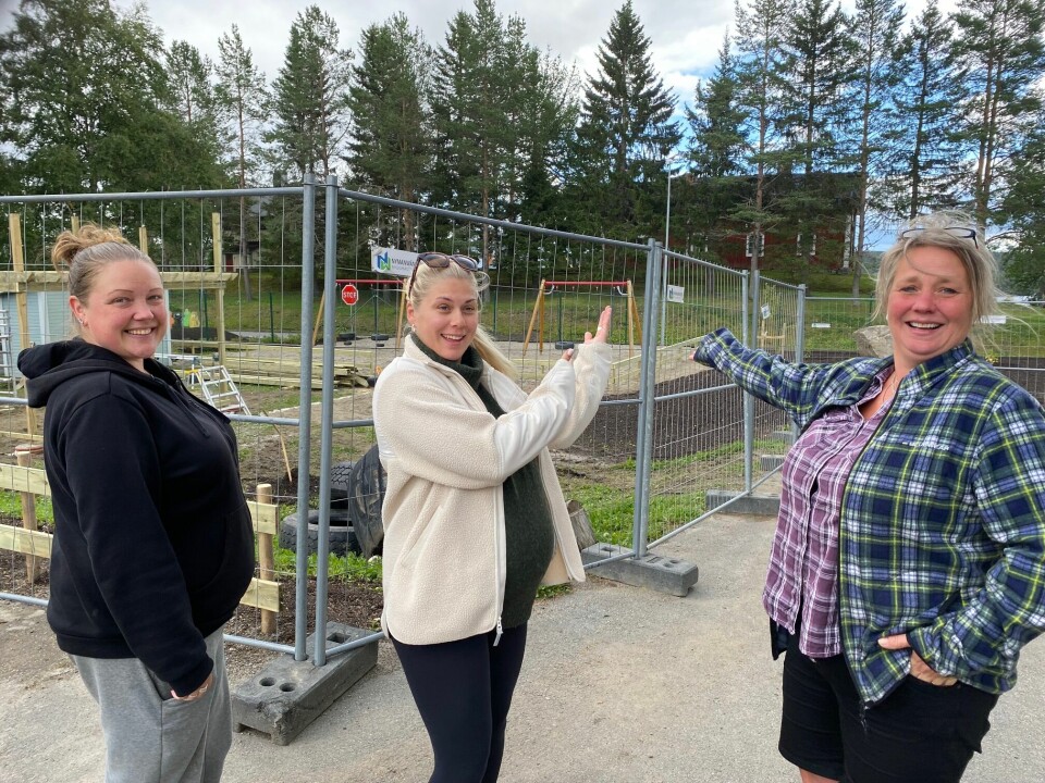 Malin Bill Pålsson, Julia Blomberg och Eva Grelsson Andersson tycker att nybygget av infarten och lekplatsen till Laxens förskola och fritidshem kommer bli toppen.