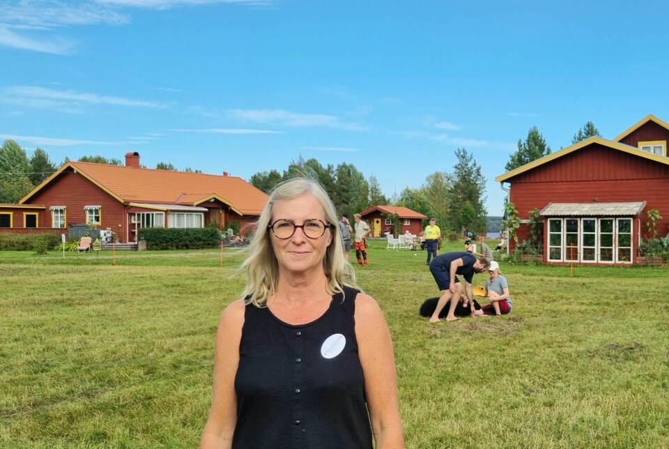 Ann-Christin Johansson har bott på Hovermo Gård i fyra år. 'Det var mest grus från början så det växte dåligt, därför är detta första året vi är med. Det har varit ett helt fantastiskt gensvar och så kunniga folk är', säger hon.