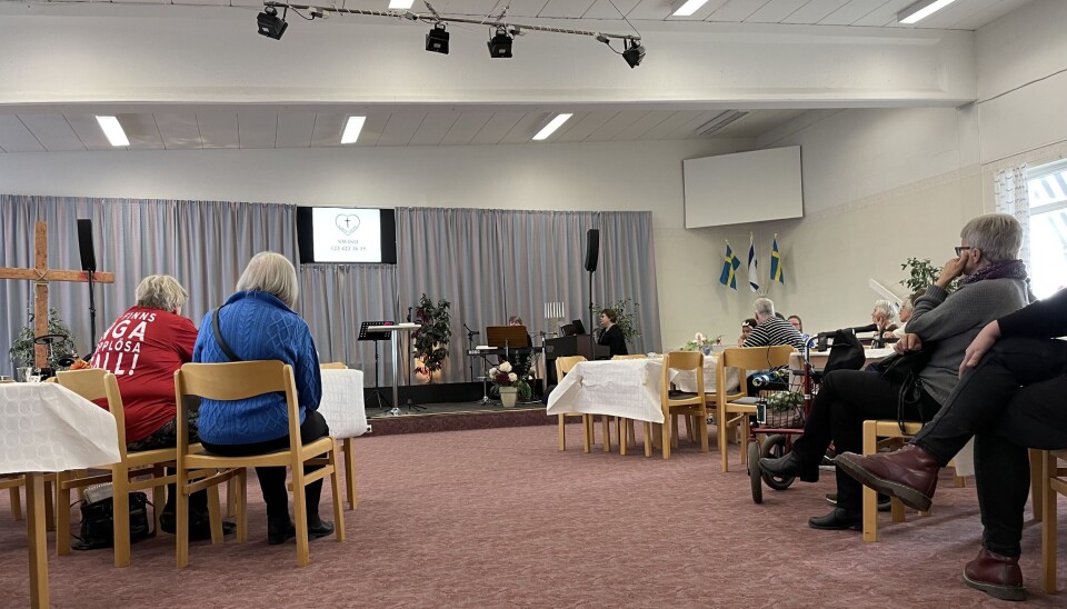 I Storsjökyrkans lokaler bjöds besökarna bland annat på mat, kläder, musik och livsberättelser. Tanken är också att detta blir startskottet för återkommande träffar varje tisdag.