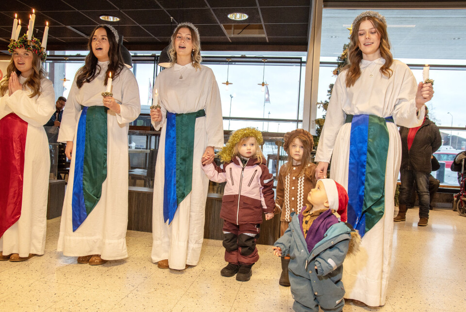 Moa Haugskott, Moa Blomberg, Ida Nyberg och Ebba Hemlin fick sällskap av några barn på mataffären på Lillänge, Alba Lindhardt Lannergård, Milou Villegas Mullor och Penny Strömqvist Gärdin.