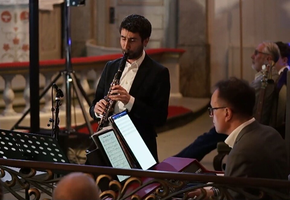 Konserten livesändes och flera 100 tittade på sändningen. Här med Klarinettisten Blagoj Lamnjov, som ”far dit musiken för honom”.