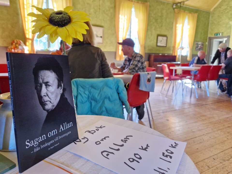 Den nytryckta upplaga av Stefan Noleviks bok kunde stolt visas upp och fanns så klart även till försäljning.