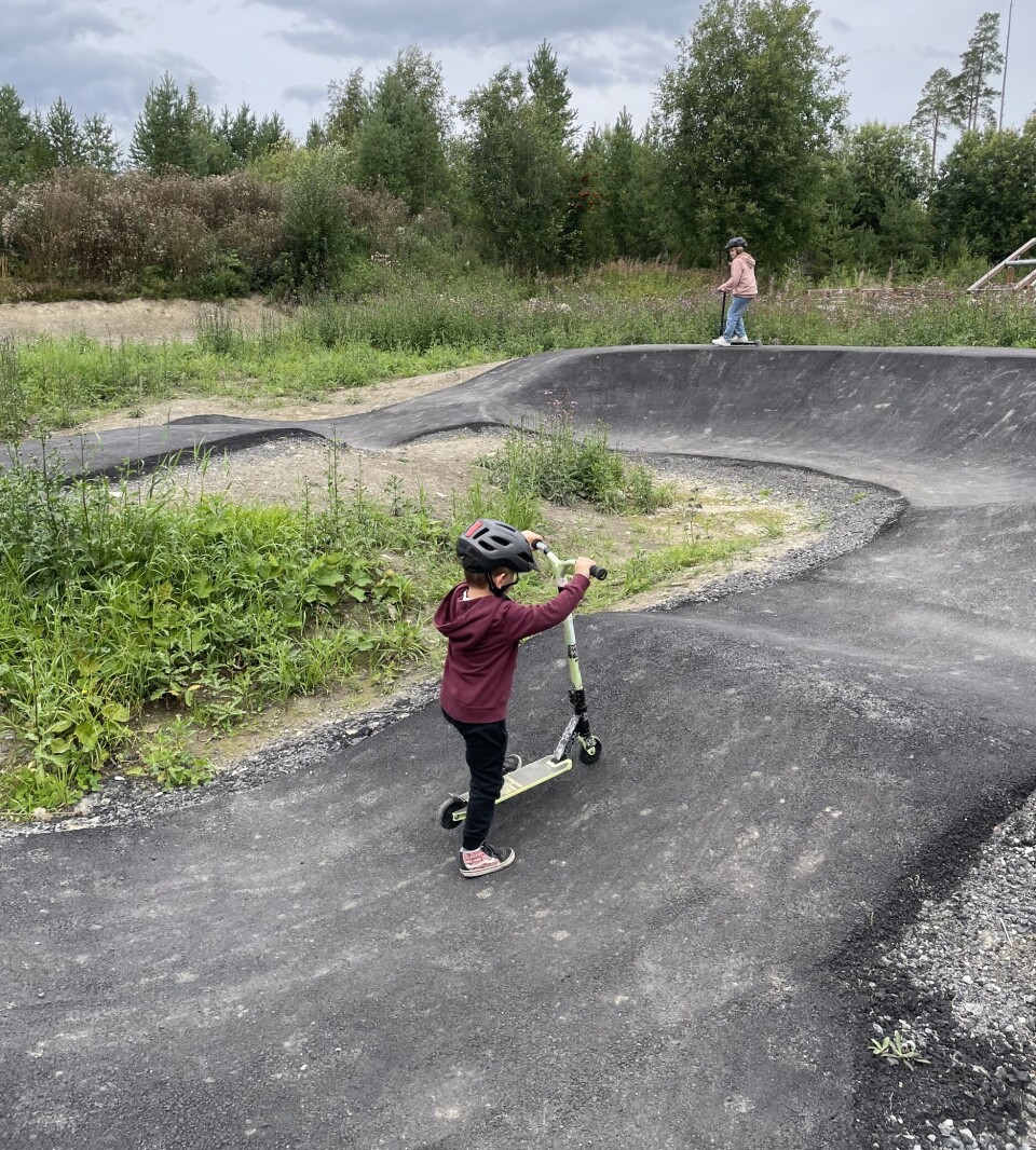 Pumptracken har blivit en mötesplats och en yta som främjar spontanidrotten i byn.