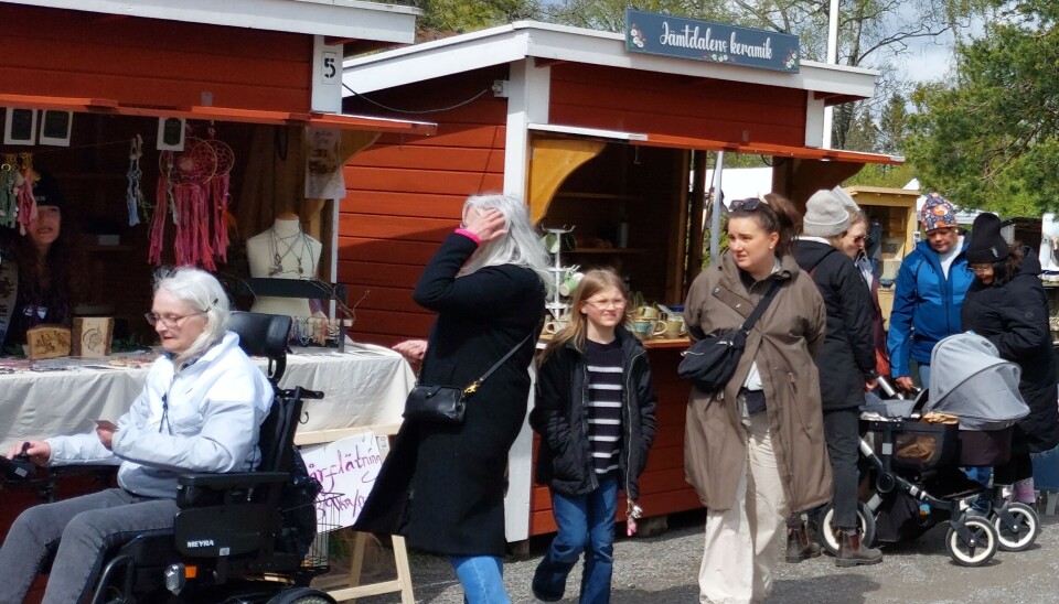 Under söndagen sken solen och många passade på att besöka marknadsstånden.