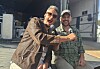 Oscar Kilenius (Beny) och Mattias Elovsson (Elov) bjöd på full fart på Västgård på lördagskvällen. Inför spelningen pratade de musik, familj, raggarbilar och hästar med JTs reporter. Foto: Jenni Andersson.