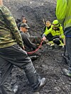 Här har Tuss precis kommit upp efter att ha tillbringat ett dygt i hålet - trött men vid god hälsa. Foto: Privat.
