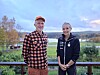 Bert-Ola och Karin Bångman är både politiskt engagerade i Jämtlands Väl Krokom, som ökade från 1 mandat till 4 mandat efter höstens kommunval. Foto: Jenni Andersson.
