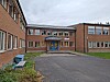 Samtliga partier är överens om att Nyheden är i dåligt skick. Frågan om renovering av 7-9-skolan har dock blivit en fråga som rör skolstrukturen i hela Krokomsområdet. Röstas förslaget om en ny F-9-skola igenom så innebär det att både Hissmoskolan och Kvarnbackskolan läggs ner samt att Dvärsätt blir en F-3-skola. Den totala kostnaden är oklar, vilket oppositionen riktar skarp kritik emot. Nu tas ärendet åter upp efter en minoritetsåterremiss i senaste kommunfullmäktige. Foto: Jenni Andersson.