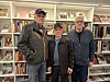 Anders, Bengt och Morgan från Föllinge upprörs över bristen på dialog och information och uppmanar nu socialchefen att se över beslutet att flytta de fem äldre på Söderbos våning två redan innan jul. Foto: Jenni Andersson.